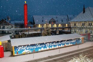 2022-11-16-BI-Tourist-Info-Vorankünd. Weihnachtsmarkt mit Schnee