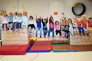 2022-11-25-NO-Kindergarten-Spende Turnmatten Kinderbasar-_DSC0392