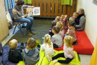2022-11-25-OH-privat-Vorlesetag-Anne-Kathrin Heizmann bei den 3-4 Jährigen-neu