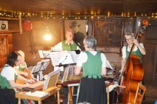 2022-12-12-NO-hv-Z’Licht geh’n-Mühlstein-DSC_0163