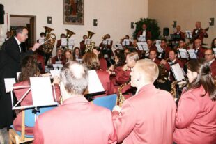 2022-12-14-BI-dp-Biberacher Kirchenkonzert-Berger u. Orchester