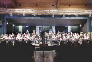 2022-12-14-OH-vo- Weihnachtskonzert DSCF3563a_Orchester gesamt