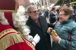 2022-12-2-NO-Touristen-Information-Der Nikolaus beschenkt manchmal auch die Großen