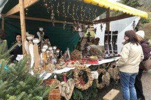 2022-12-2-NO-Touristen-Information-Handmade ist Ehrensache auf dem Stand von Michaela Wußler