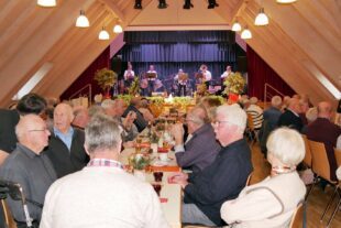 2022-12-2-ZE-UE-Andrea Huber- Adventsnachmittag fuer Senioren 2022-11 Seniorennachmittag (19)