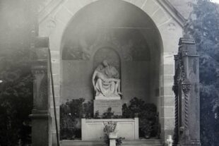 2022-12-30-OH-kal-Krisenjahre-13x19,5 Kriegerdenkmal