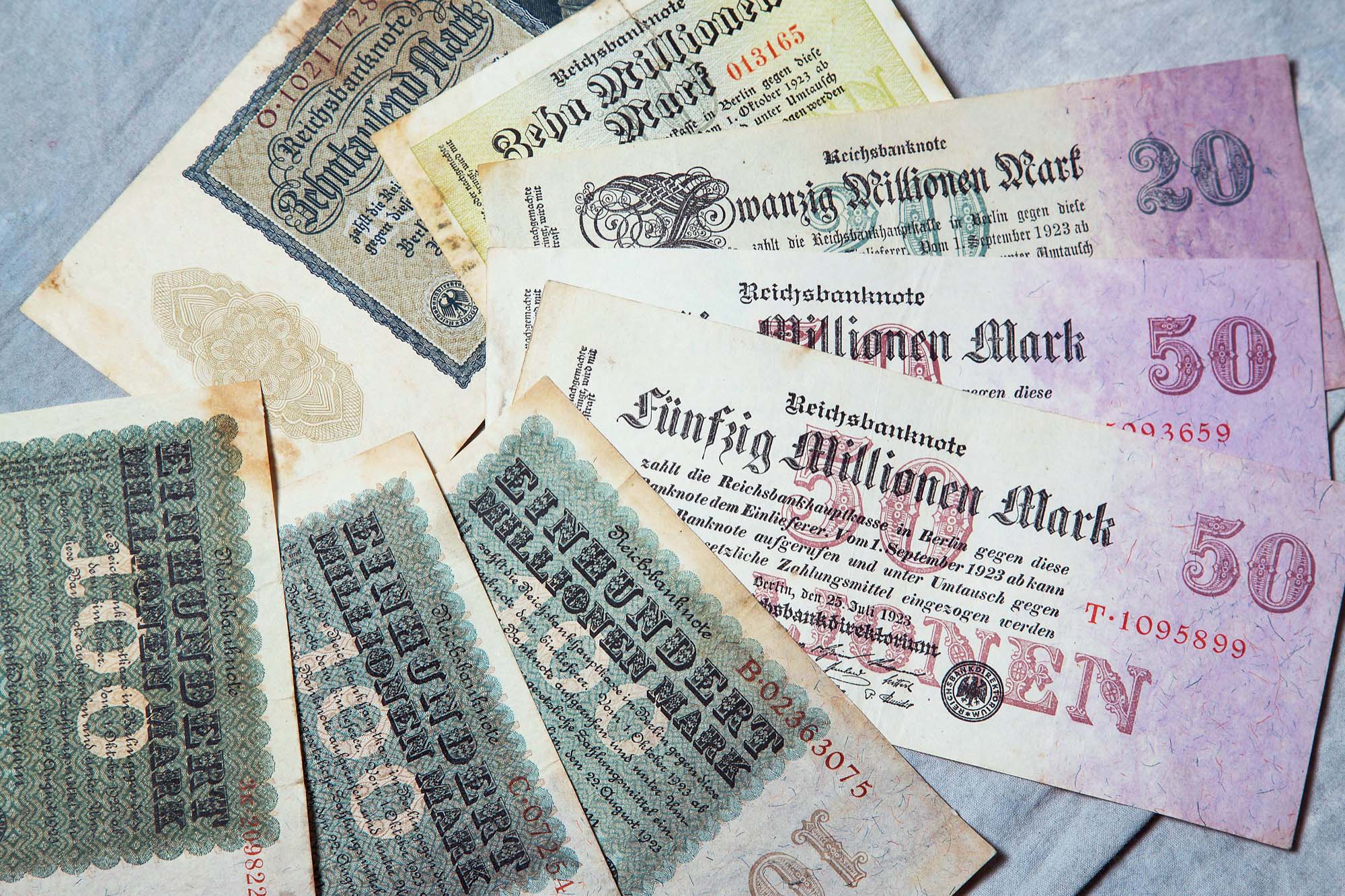 2022-12-30-OH-kal-Krisenjahre-zvk2022 Inflationsgeld MG8A5918