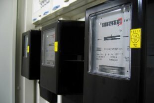 2022-12-9-pixabay-electricity-meter-96863_1920
