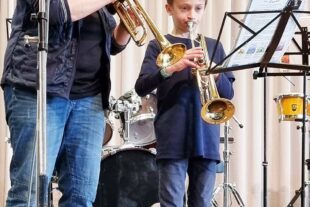 2023-1-30-NO-Oliver Vollmer-Trachtenkapelle-Anton Scholl an der Trompete mit Annette Tafler