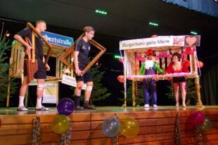 2023-2-10-OH-privat-Unterdorfer Abend-Szene aus Kiste 2