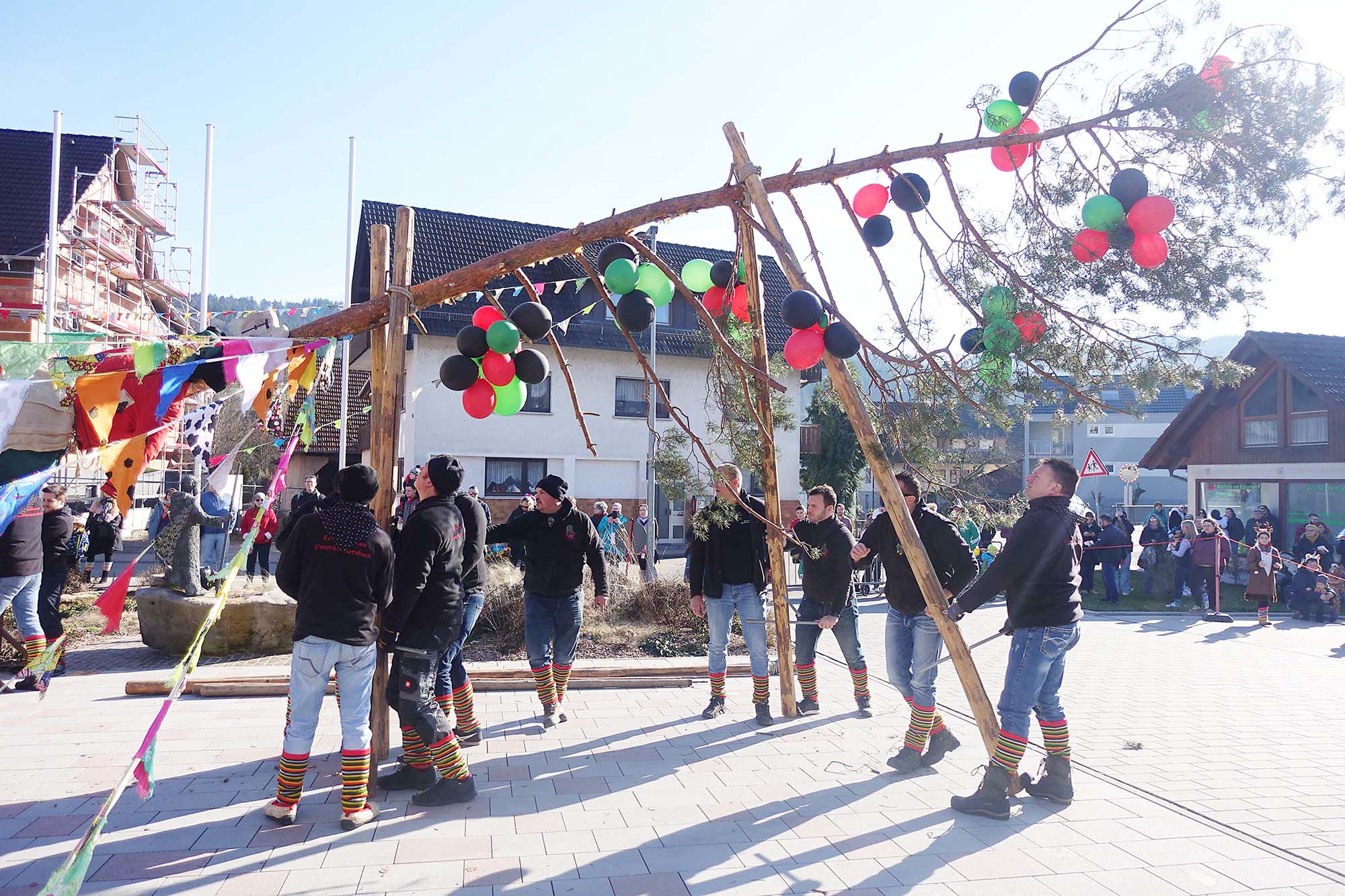 2023-2-13-ZE-UH-hpw-Eckwaldhexen Narrenbaumstellen-DSC07453