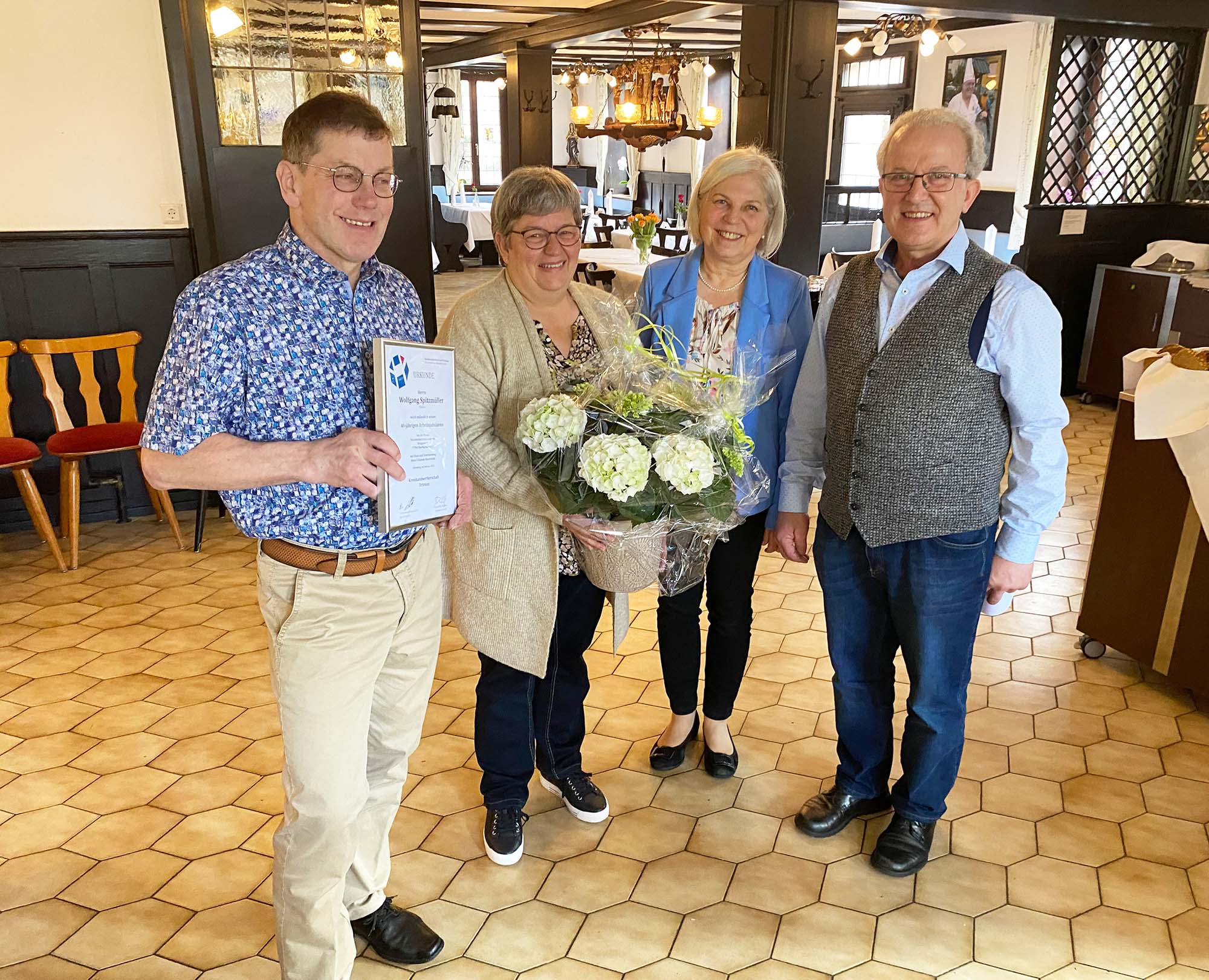2023-3-29-OH-Holzofenbäckerei Lehmann-Ehrung Mitarbeiter-IMG_2417