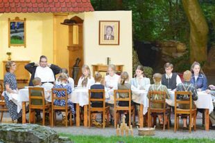 2023-3-8-NO-hv-Bildungswerk-230618_Das Haus in Montevideo2