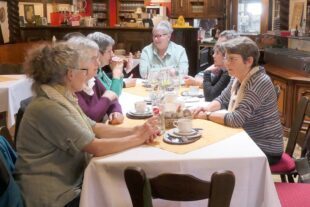 2023-4-12-ZE-UE-Andrea Huber- Landfrauen Nachmittag 2023-03 Kaffeeklatsch (10)