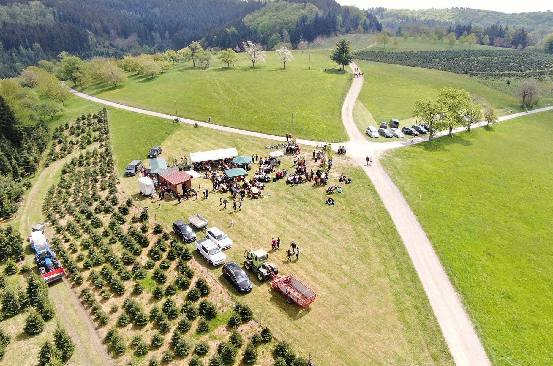 2023-4-26-ZE-UH-privat- Maifest Buchen WhatsApp Bild 2023-04-12 um 16.14.13