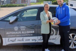 2023-4-28-ZE-UH-Verein-FVU_Ballspende_Allgeier_2023