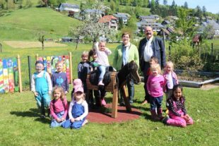 2023-5-10-ZE-UH-ts- Pferd im Kindergarten DSC07741 (3)