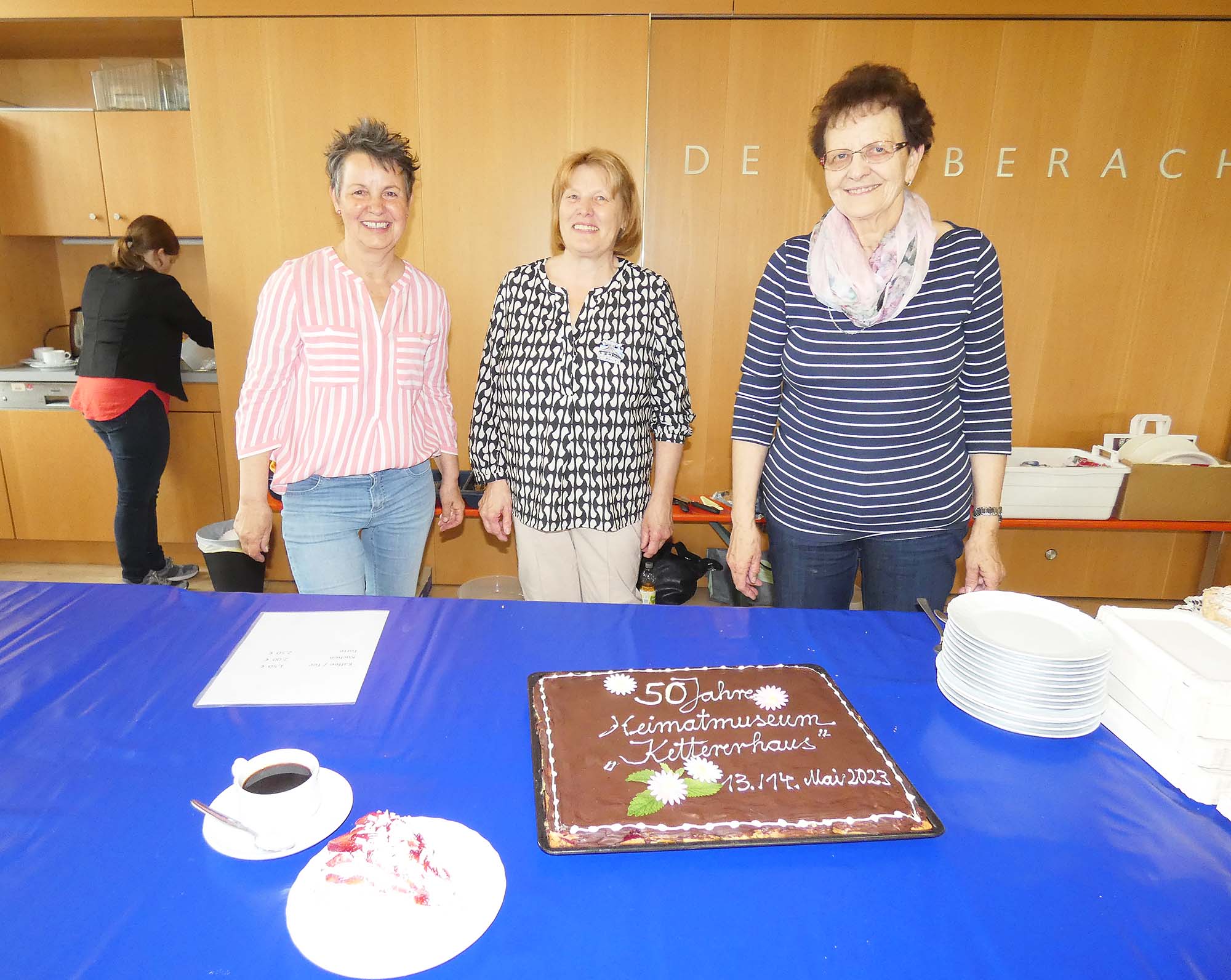 2023-5-15-BI-bia-Kettererhaus-und-Geburtstagskuchen