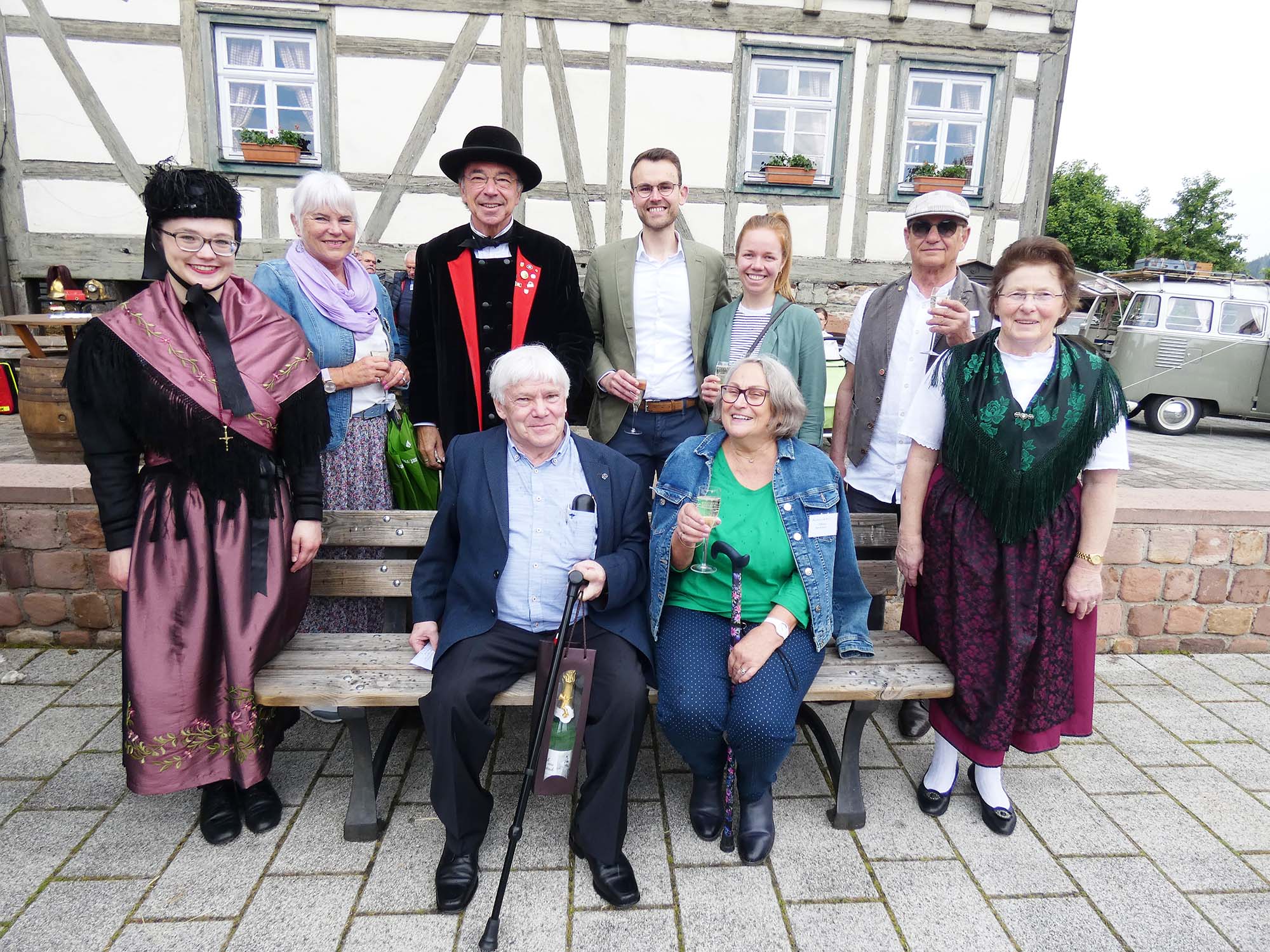 2023-5-15-BI-bia-Kettererhaus-und-Gruppe