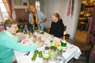 2023-5-15-BI-bia-Kettererhaus-und-Kräutersalz mit Monika Heizmann