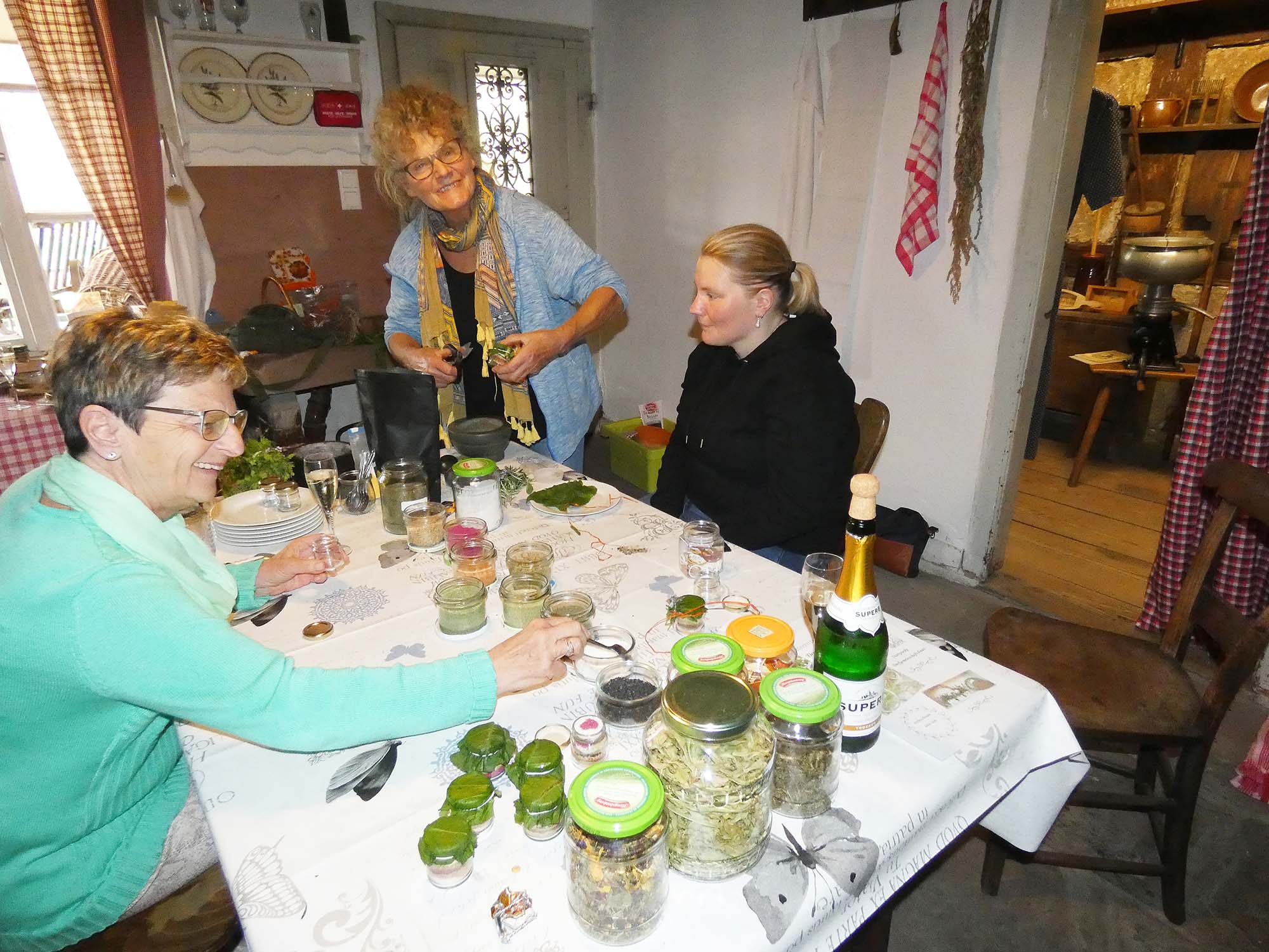 2023-5-15-BI-bia-Kettererhaus-und-Kräutersalz mit Monika Heizmann