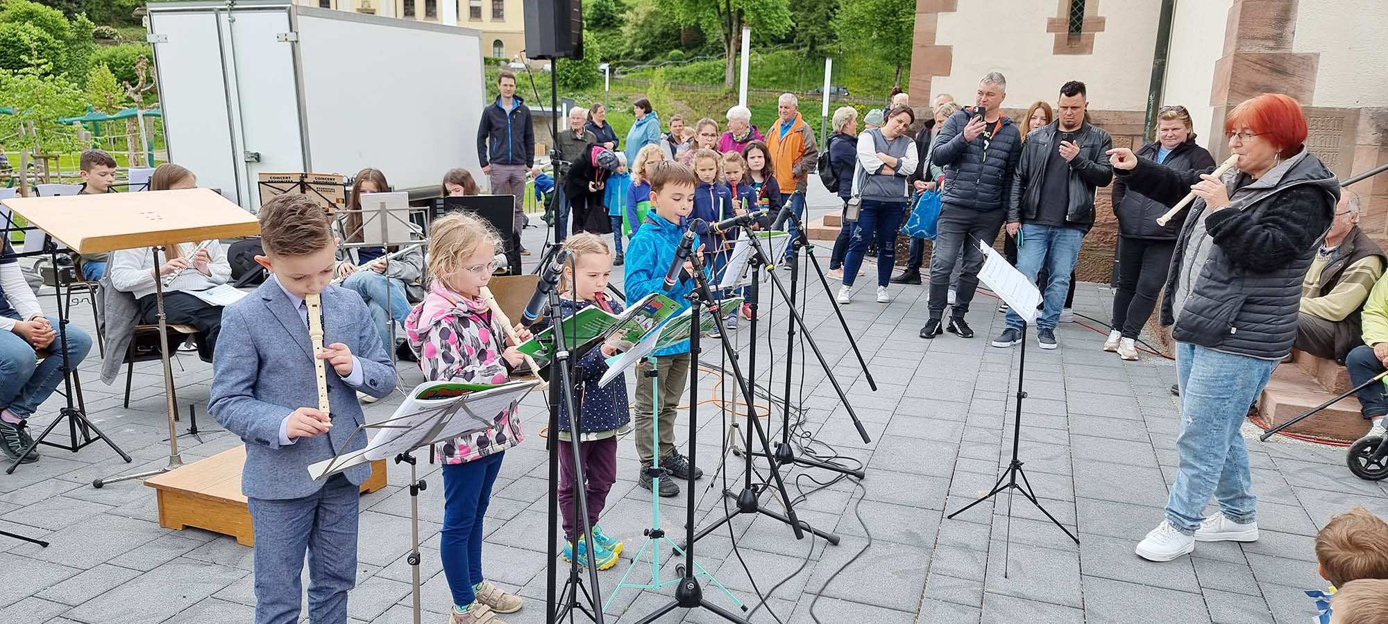 2023-5-15-NO-hv-Muttertagsmarkt-Flötenkinder