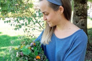 2023-5-16-OH-privat-Tourist-Christina Fehrenbach bietet seit 2023 Kräuterwanderungen in Oberharmersbach an