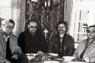 2023-5-5-BI-50 Jahre Kettererhaus Mitte- Hartmut Stüwe, Martin Czavelicz. Außen- Wolfgang Westermann, Wolfgang Reiner