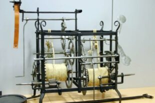 2023-5-5-BI-50 Jahre Kettererhaus Rahmenuhr