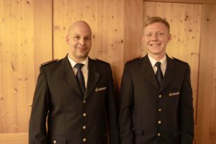 2023-5-8-BI-Patrik Dreilich-Feuerwehr Hauptversammlung BeförderungOberfeuerwehrmann_PatrikDreilich-PirminFletschinger