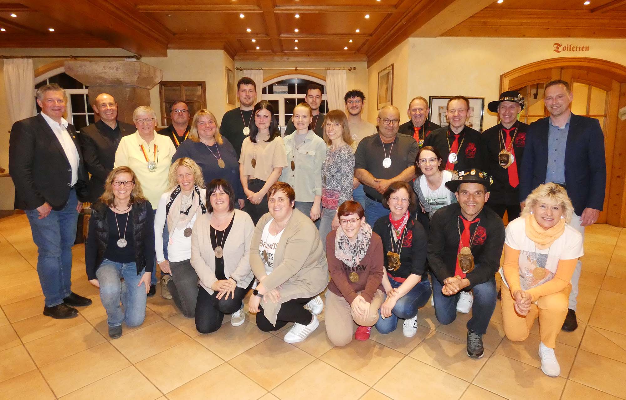 2023-5-8-OH-bia-Bärenzunft-+ E alle Geehrten