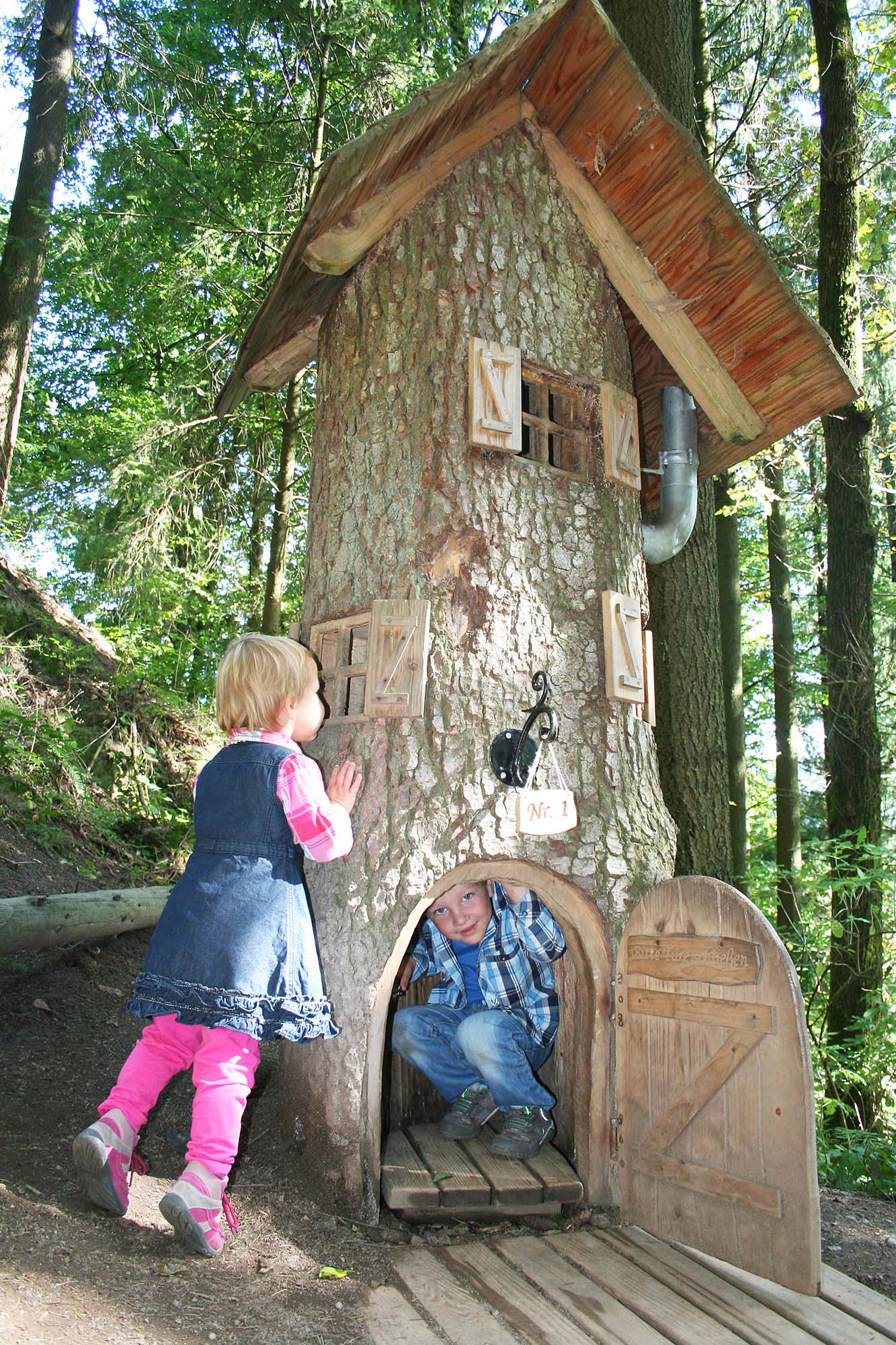 2023-6-16-OH-Gemeinde- Hademar Kollektiv Kuck kuck_jemand daheim_nein, Hademar versteckelt sich immer