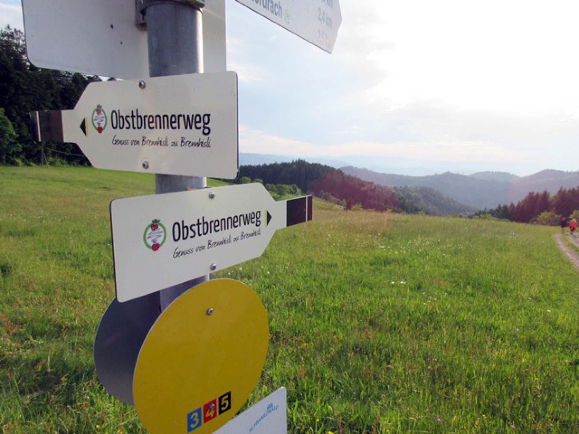 2023-6-2-NO-Tourist-Info-Brennhislitag-Beschilderung Obstbrennerweg