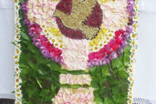 2023-6-9-BI-lth- Fronleichnam Foto 3 Blumenteppich Haus Kapellenblick IMG_0971 (2)