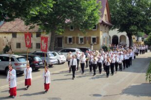 2023-6-9-BI-lth- Fronleichnam Foto 4 - Prozession IMG_0968 (2)