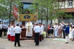 2023-6-9-BI-lth- Fronleichnam Foto 5 - Segen IMG_0977 (2)