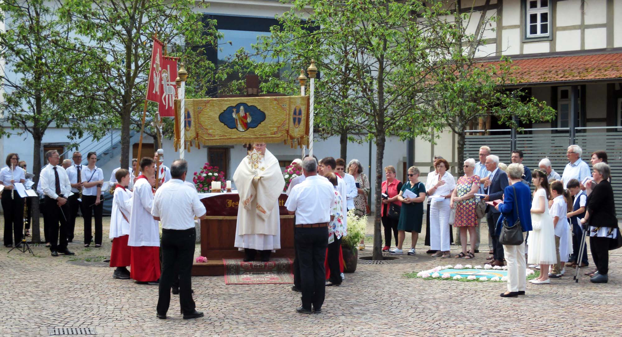 2023-6-9-BI-lth- Fronleichnam Foto 5 - Segen IMG_0977 (2)