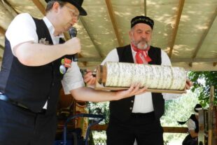 2023-7-26-ZE-UH-hpw-Drehorgeltag 2013+schwereine Rolle mit Stiften für ein Lied