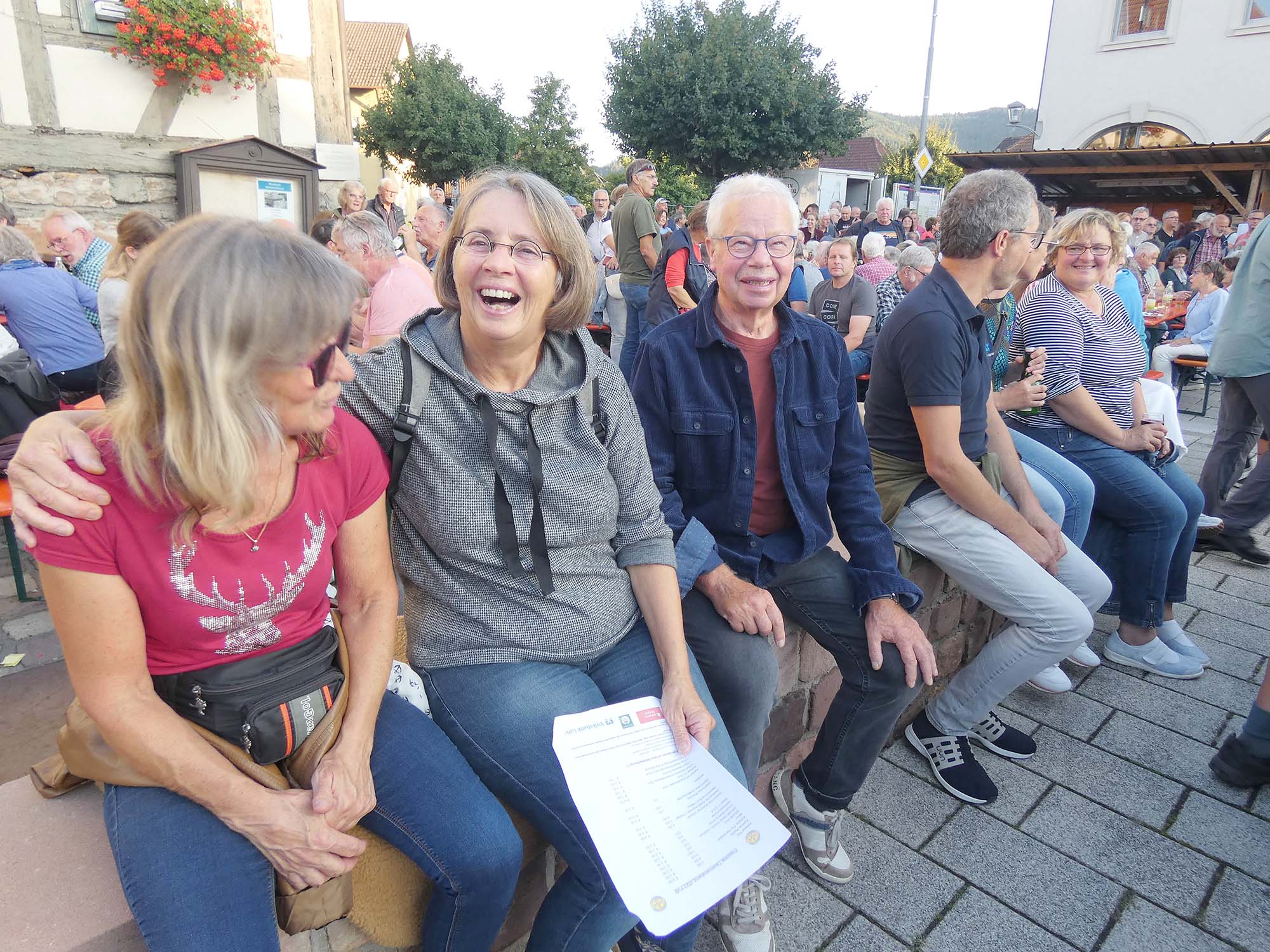 2023-8-11-BI-bia-Tavernenabend-und-Mauerhocker