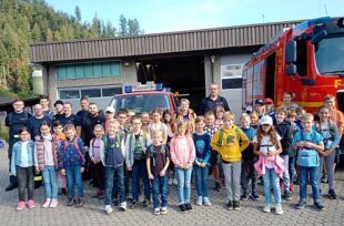 Schlauchkegeln und Wasserball- Labyrinth bei der Feuerwehr