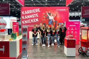 2023-8-16-BI-Knauer-Gewinnbringend-Ausbildung-Berufsinfomesse2023_KarlKnauerAzubis