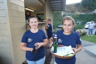 2023-8-16-NO-bia-Trachtenkapelle-und-Anna und Anna