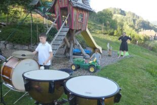 2023-8-16-NO-bia-Trachtenkapelle-und-kleiner Trommler