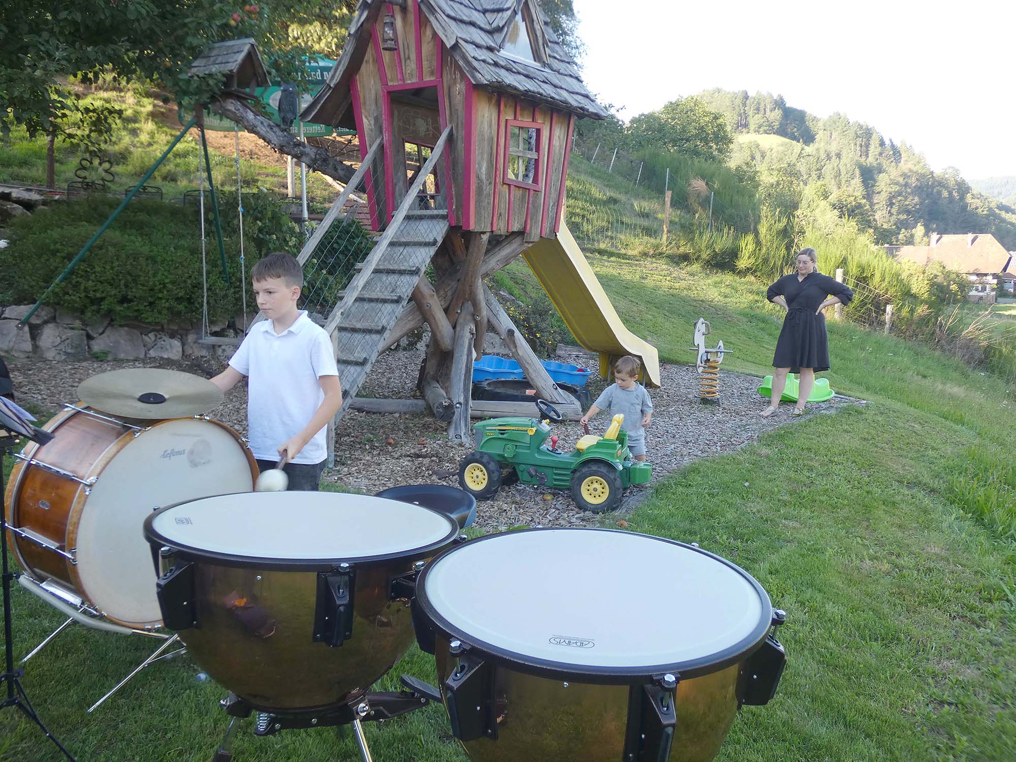 2023-8-16-NO-bia-Trachtenkapelle-und-kleiner Trommler