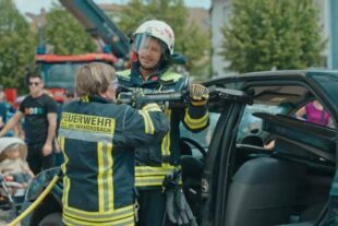 2023-8-2-ZE-Torsten Wichua- Landesfeuerwehrtag Cabrio