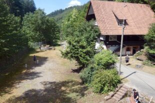 2023-8-25-NO-bia-Freizeithäuser-Schottenhöfe-und-SP Blick zu St. Lioba