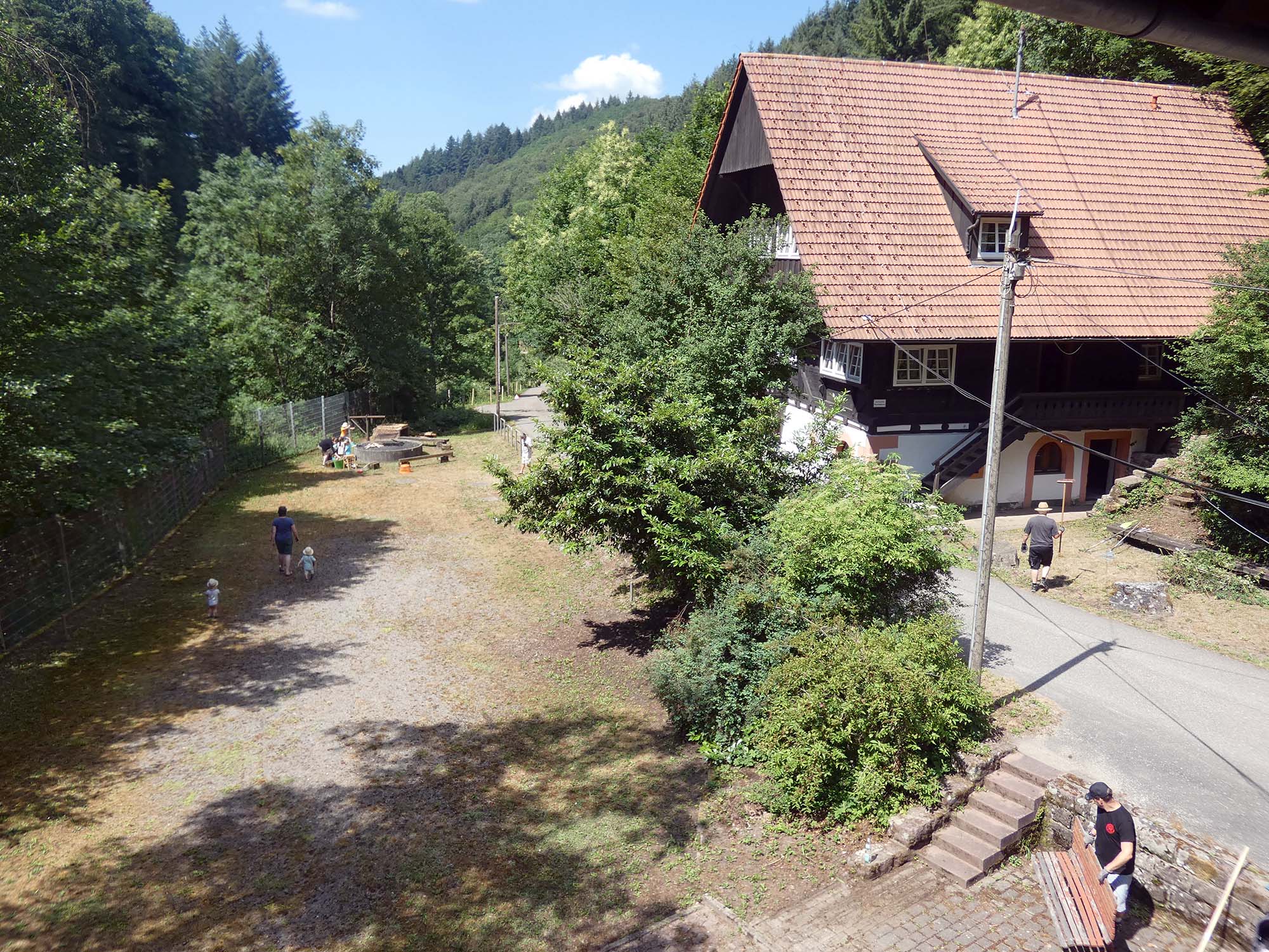 2023-8-25-NO-bia-Freizeithäuser-Schottenhöfe-und-SP Blick zu St. Lioba