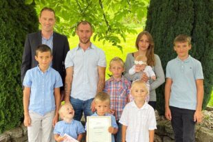 2023-8-30-OH-Richard Weith-Bundespräsident übernimmt Ehrenpatenschaft für siebtes Kind