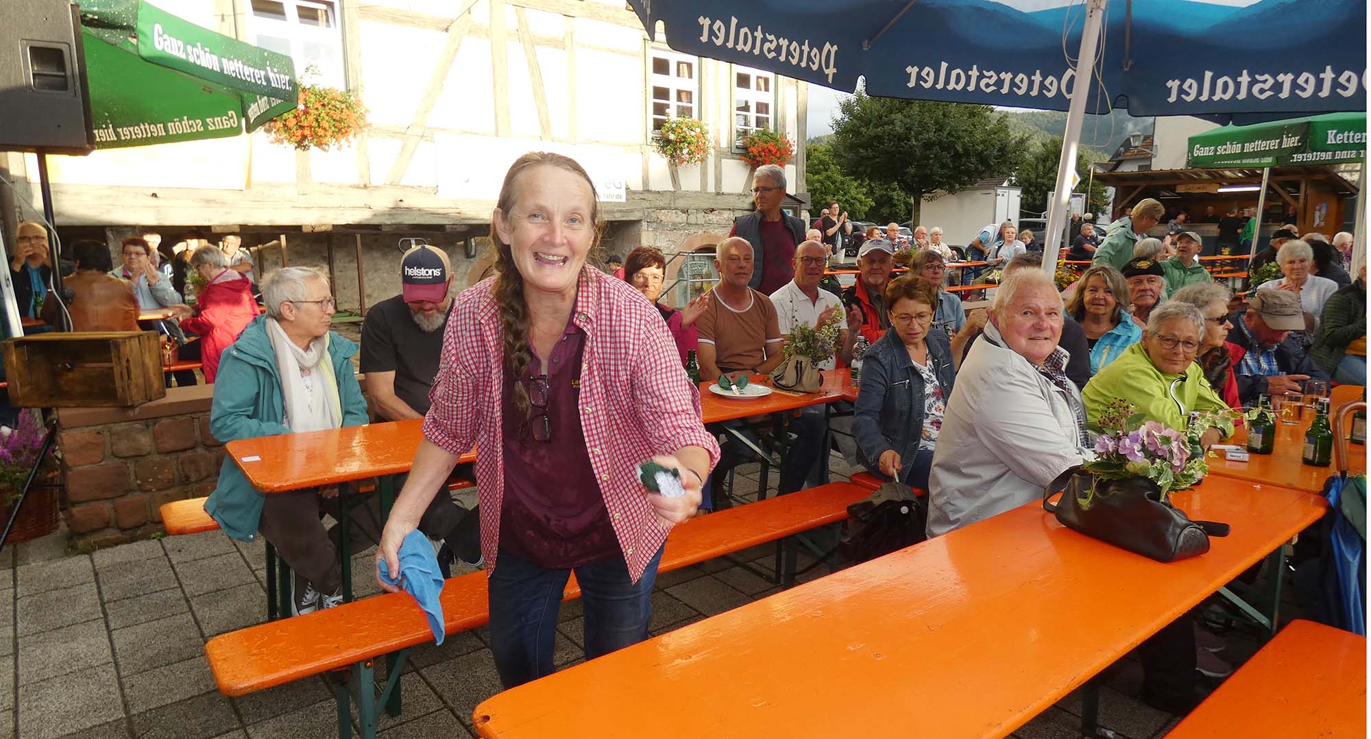 2023-8-4-BI-bia-Tavernenabend-+ Rita Vitt wischt