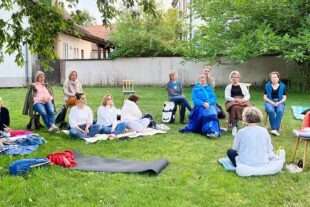 2023-8-7-BI-Wiebke Fix-Vorlesestunde Erwachsene Zuhörerschaft